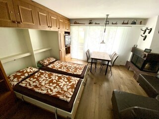 2 Schrankbetten im Wohnzimmer (ohne Bettwäsche)