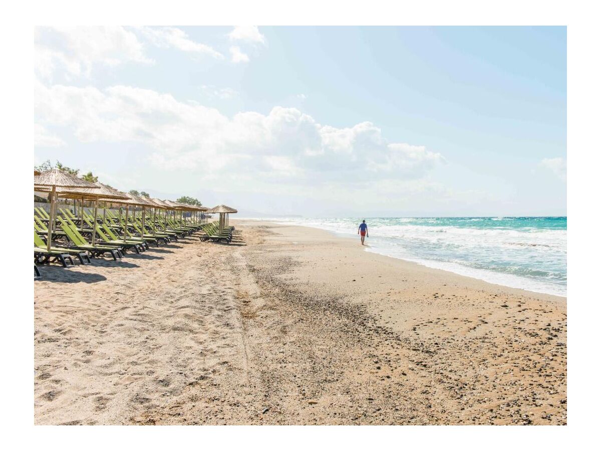 Strand Stafromenos 1,5 km