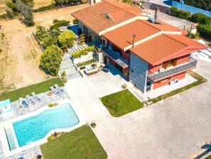 Maison de vacances Villa spacieuse avec piscine à la pointe nord de l'île de Rhodes - Koskinou - image1