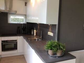 Holiday house Julianadorp Kitchen 20