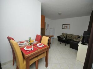 Wohnwagen Apartments Villa Moonlight - One Bedroom Apartment with Sea View Terrace and Balcony (Mia) - Okrug Gornji - image1