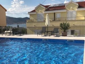 Apartments Villa Moonlight - Two Bedroom Apartment with Sea View Balcony and Terrace (Delux) - Okrug Gornji - image1