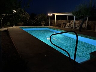 Pool bei Nacht