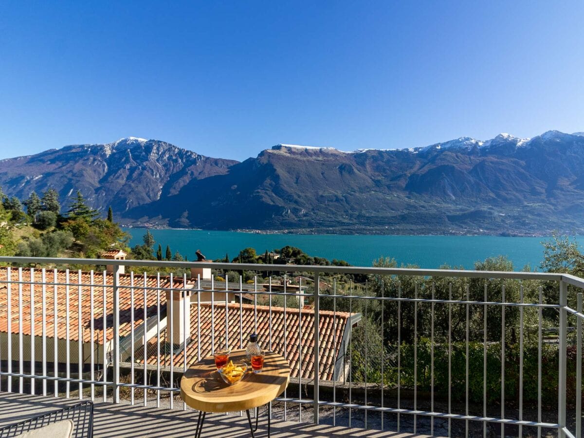 Wunderschònen Blick von der Terrasseaus