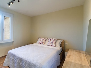 Schlafzimmer mit Doppelbett 190x160