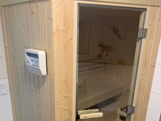 ..und einer Sauna in der Sie relaxen können