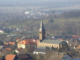 Blick auf die Kirche und den Ortskern