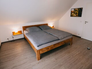 Schlafzimmer 1