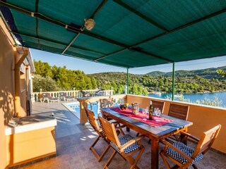 Terrasse mit Bestuhlung & Meerblick