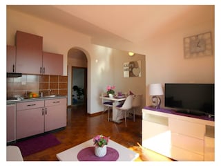 Wohn/Esszimmer und Küche