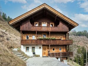 Holiday house Spacious holiday home with sauna - Fuegen - image1