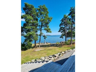 Blick von der Terrasse auf das Meer