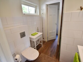Badezimmer 2 mit WC und Dusche