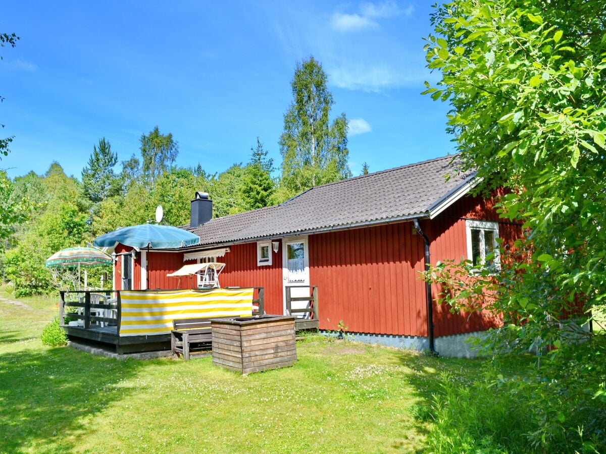 idyllisches Grundstück und schöne Veranda