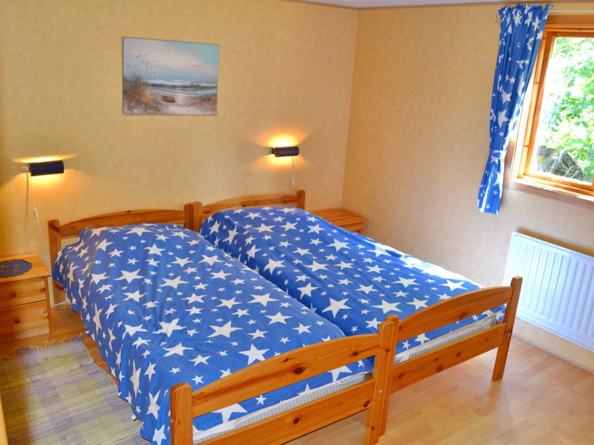 Schlafzimmer 1 mit Doppelbett