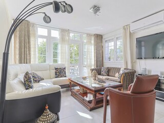 Villa La Mairena Features 42