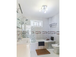 Villa La Mairena Features 36