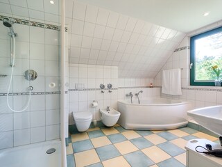 Tageslicht-Badezimmer