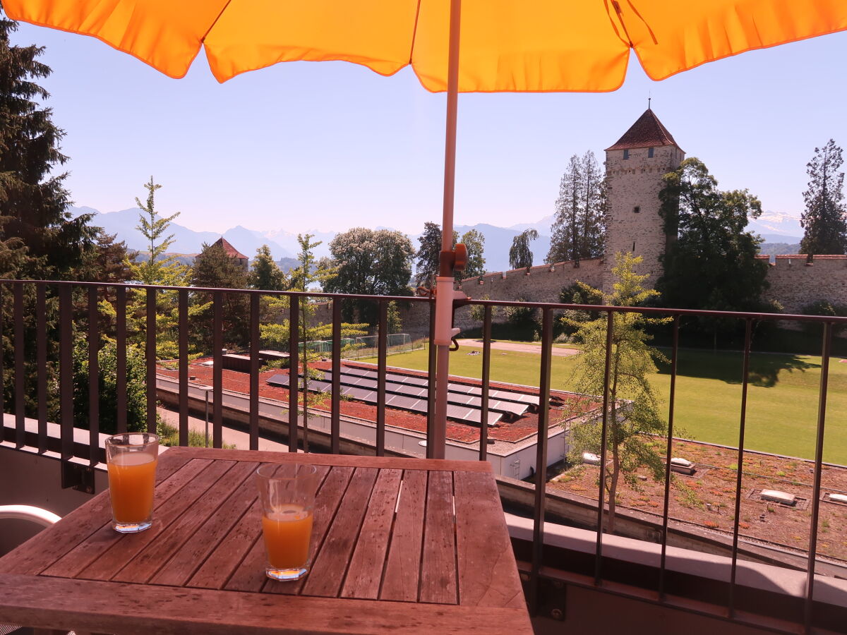 Blick Richtung Südost mit Luzerner Bucht und Bergen