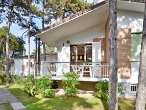 Holiday park Apartment in Lignano near restaurants - Lignano Sabbiadoro - image1