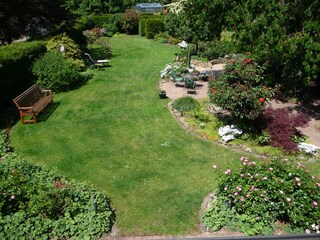 Blick vom Balkon in unseren Garten