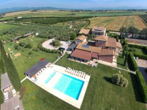Holiday park Resort mit Swimmingpool, Wellnessbereich und Klimaanlage - Montepescali - image1