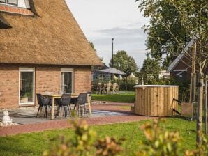Holiday park Farmhouse with a decorative fireplace in Zuna - Rijssen - image1