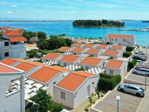 Parco vacanze Appartamenti Dalmatia a Preko, isla Ugljan, con piscina - Preko - image1