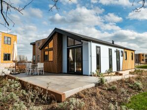 Ferienpark Leuk chalet met combimagnetron, bij rivier de Maas