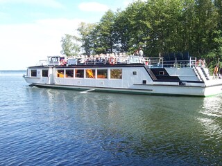 Eins von unseren Fahrgastschiffen