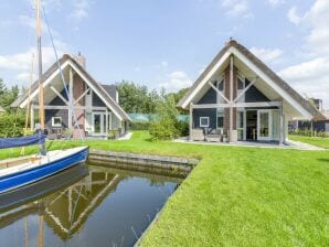 Holiday park Thatched water villa with microwave, in the Sneekermeer area - Terkaple - image1