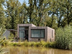 Vakantiepark Aan het water gelegen moderne lodge in een groene omgeving - Reek - image1