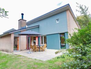 Holiday park Restyled holiday home with fireplace near the beach - The Hague - image1