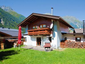 Holiday house Cosy holiday home in Längenfeld - Laengenfeld - image1