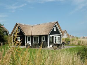 Vakantiepark Rietgedekt vakantiehuis met twee badkamers, 1,5 km. van zee - Hollum - image1