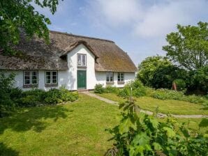 Landhaus Reetgedecktes Ferienhaus in Westerhever - Westerhever - image1