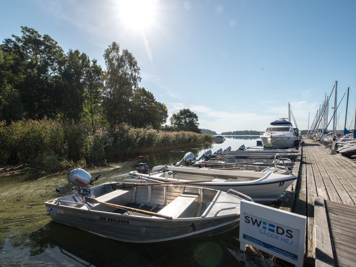 Mieten Sie ein Boot und erkunden Sie die Schären auf ei