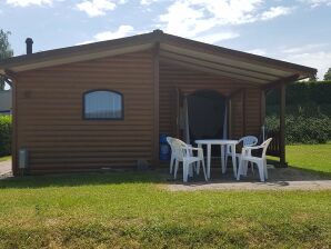 Vakantiepark Vrijstaand chalet met terras in groene omgeving - Gerolstein - image1