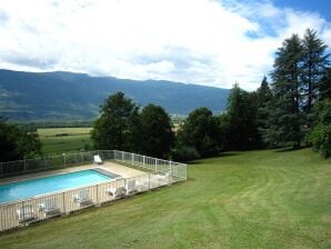 Parc de vacances Château confortable avec piscine - Serrières-en-Chautagne - image1