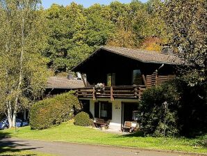 Holiday park Gemütliches Chalet mit Kamin in einem Waldgebiet - Schönecken - image1