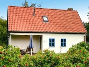 Ferienhaus im Hafendorf Vieregge auf Rügen - Vieregge - image1