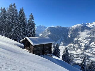 Schitour von der Hütte Richtung Sonnalm