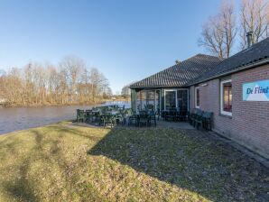 Vakantiepark Verzorgd ingerichte groepswoning met afwasmachine bij water - Gasselternijveen - image1