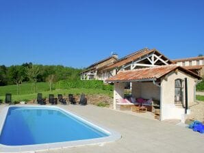 Holiday park Spacious holiday home with heated pool - Ecuras - image1