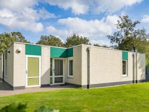 Vakantiepark Comfortabele bungalow met afwasmachine nabij Hunebedcentrum - Borger - image1