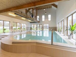 Ferienpark Chalet luxueux à Obertraun avec piscine