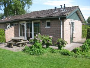 Holiday park Comfortable bungalow near the Veluwe - Voorthuizen - image1