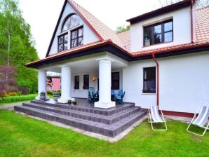 Villa a Krąg vicino al castello