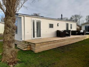 Ferienpark Stimmungsvolles Chalet mit großer Terrasse am Wattenmeer - Wieringen - image1