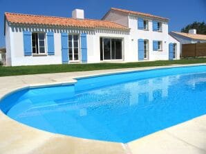 Holiday park Spacious villa with a private pool in Loire - L'Aiguillon-sur-Vie - image1